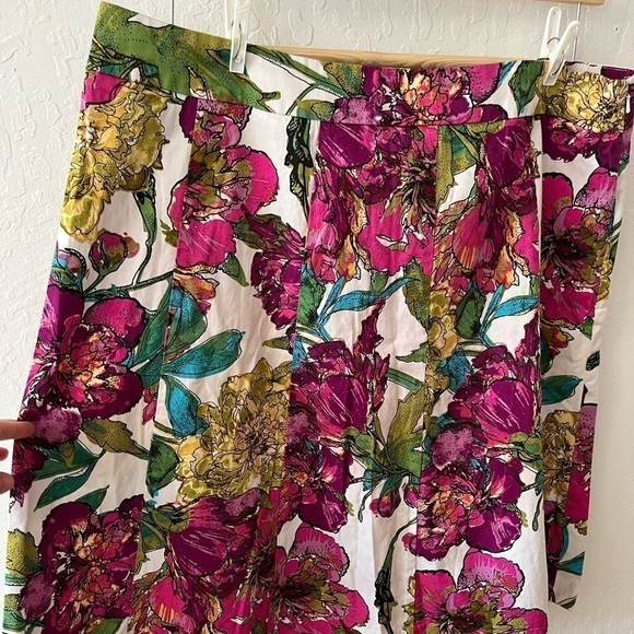 Lane Bryant Size 18 White Multi Color Floral A-Line Mini Skirt - Picture 2 of 9